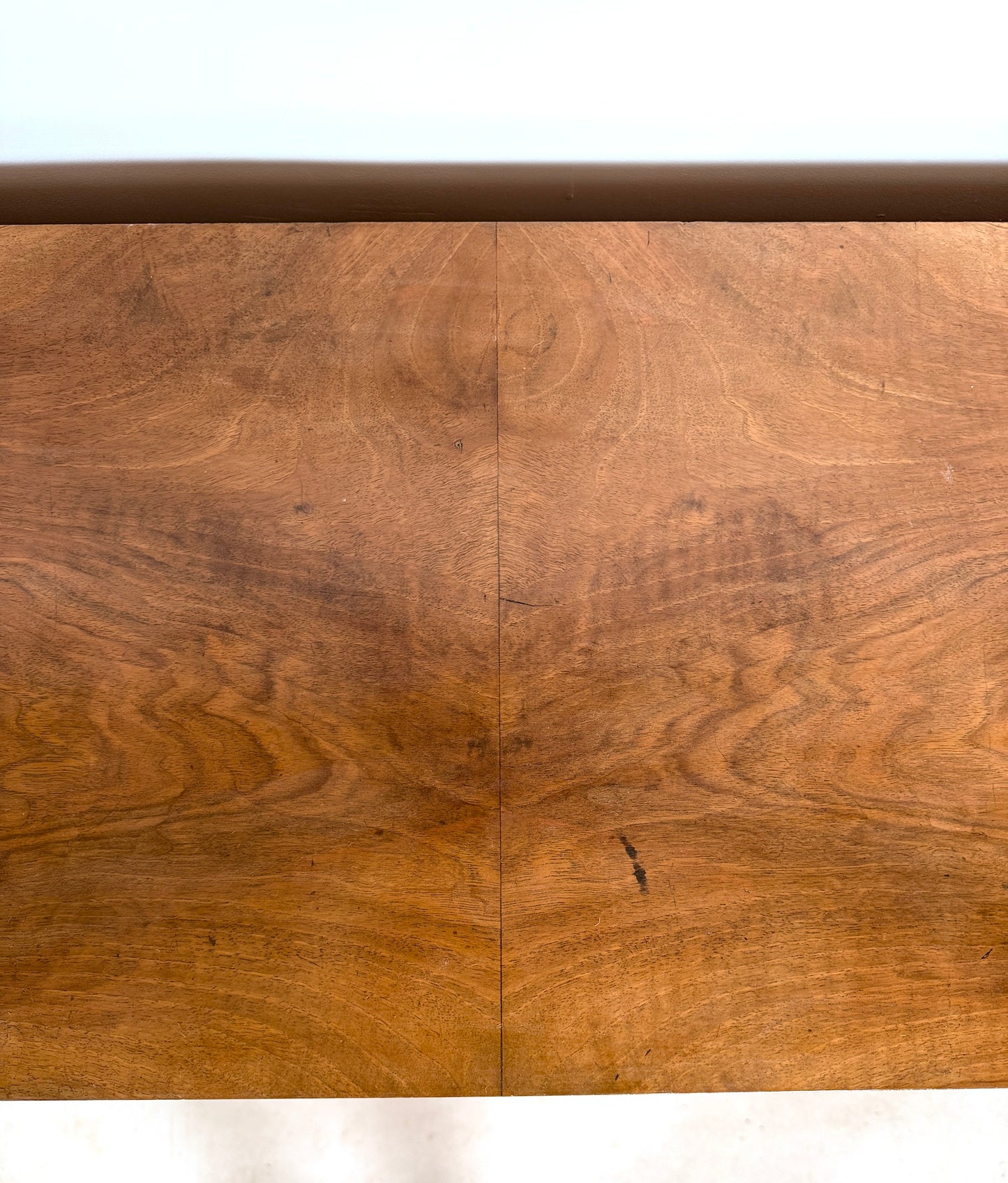 Buffet moderniste asymétrique des années 30