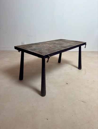 Table basse brutaliste