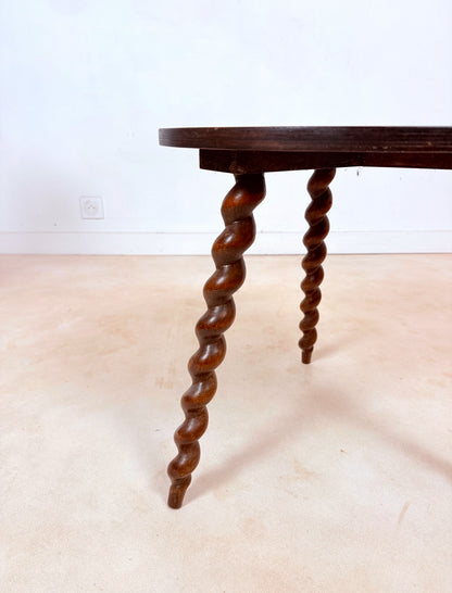 Table d’appoint ancienne aux pieds tournés