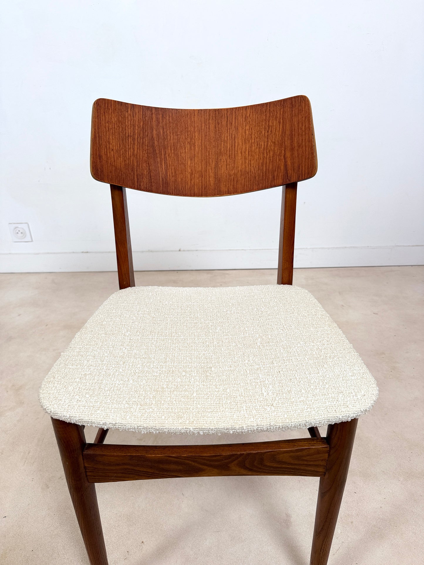 Ensemble de 4 chaises scandinaves en teck