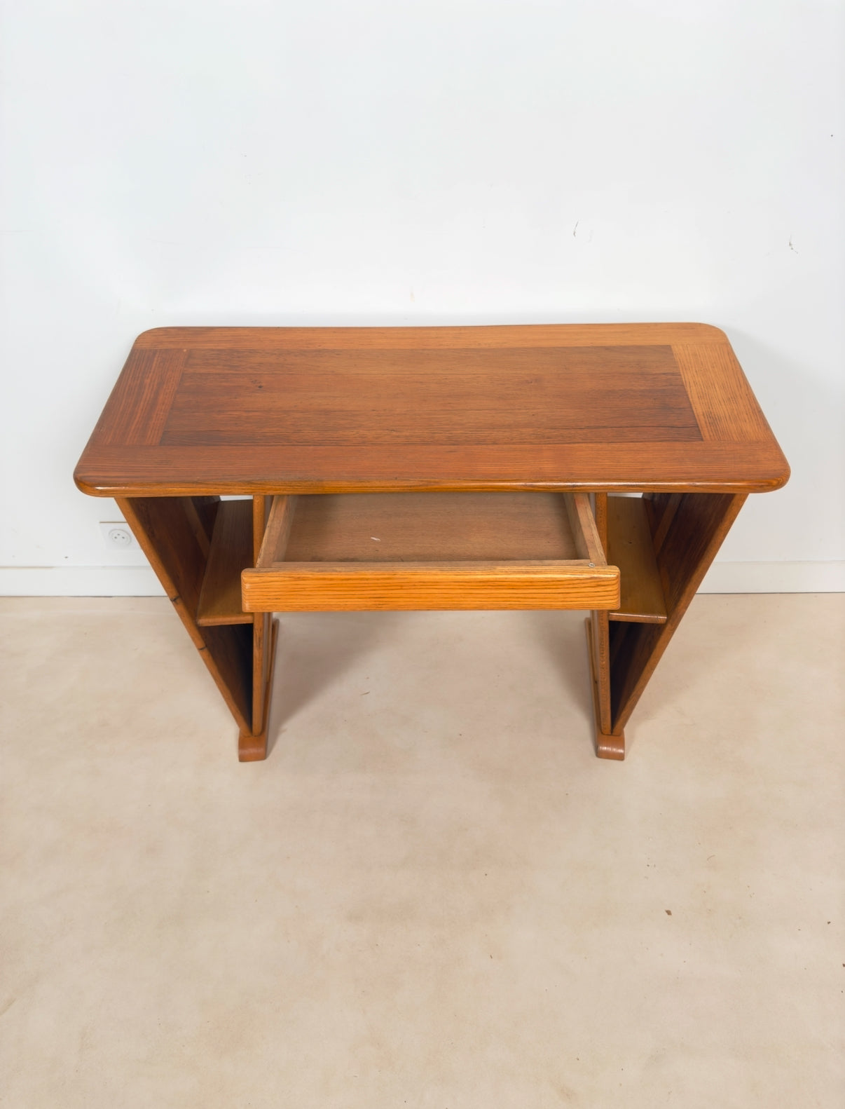 Console aux accents art déco