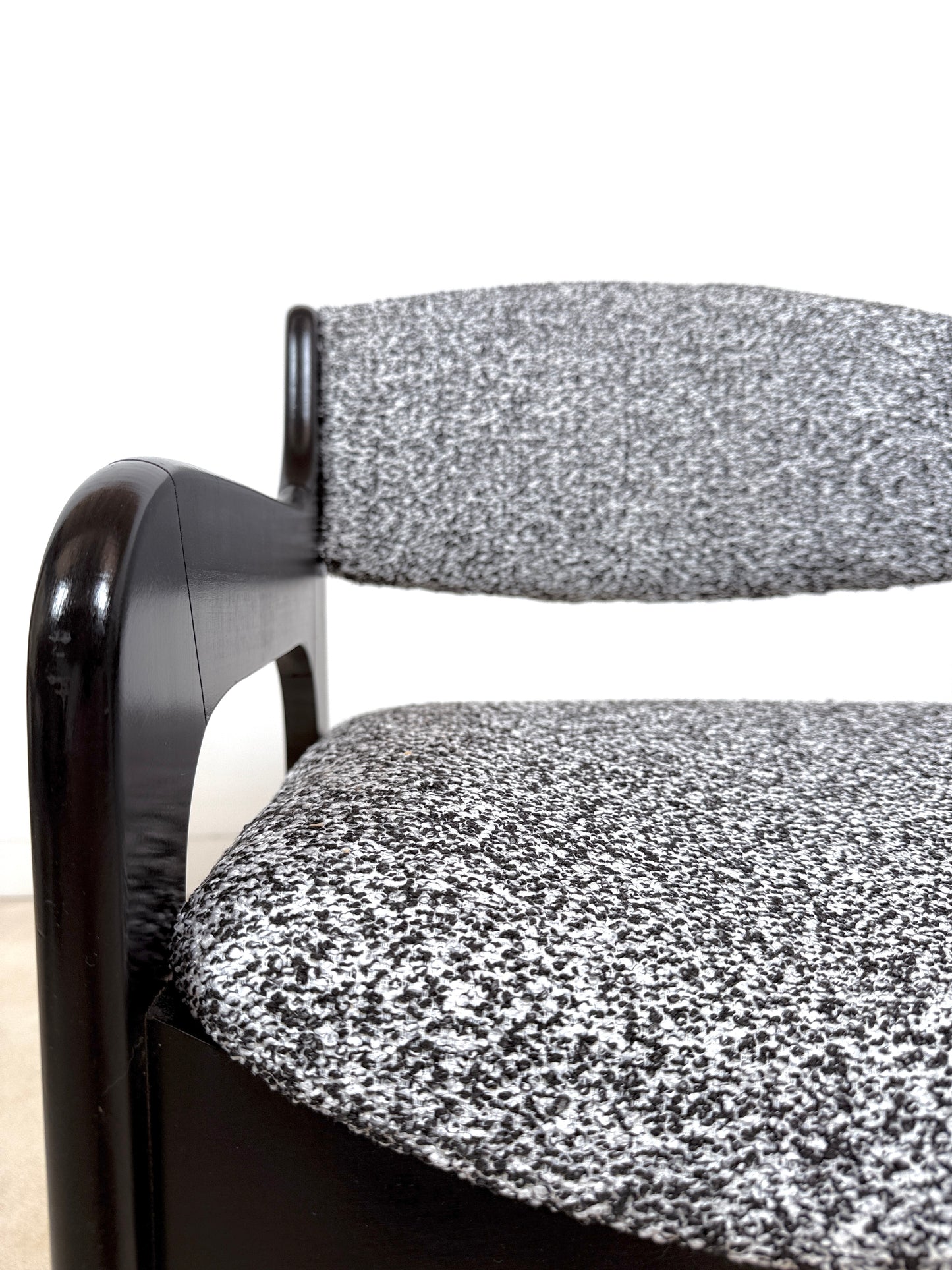 Chaise dans le goût de Eero Aarnio