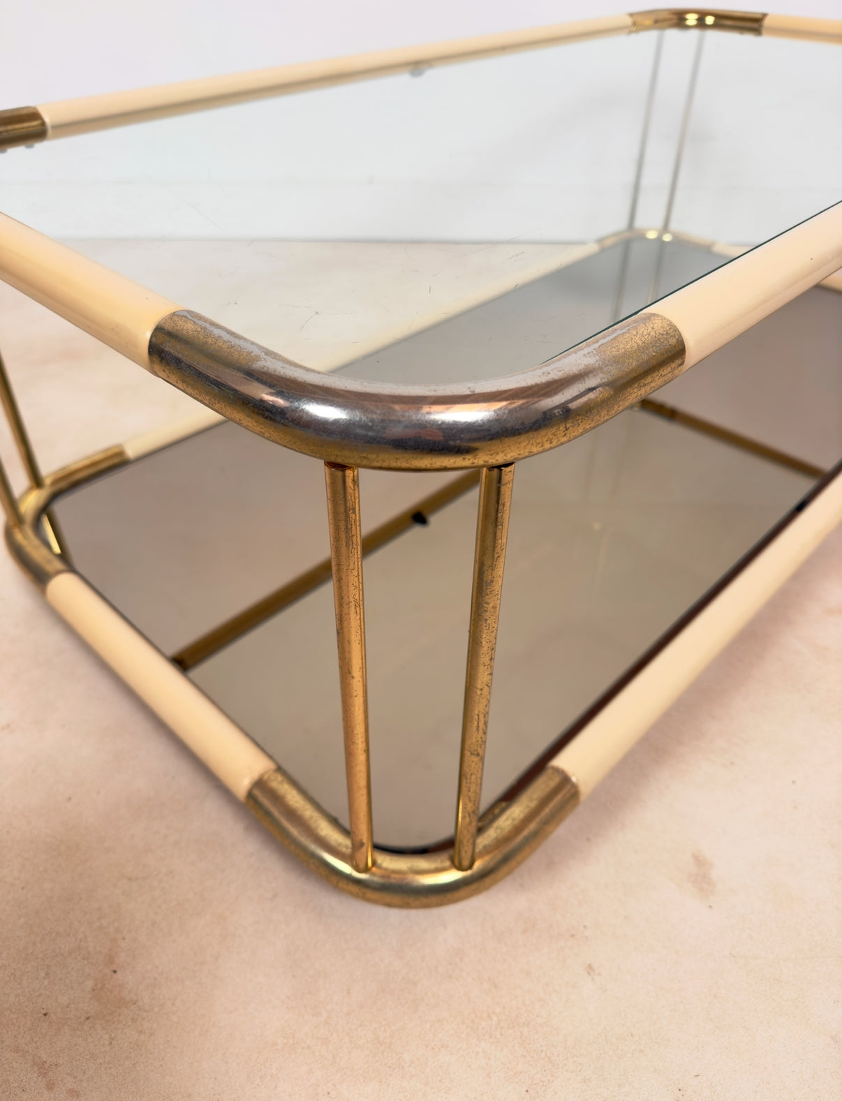 Table basse en métal laqué Hollywood Regency