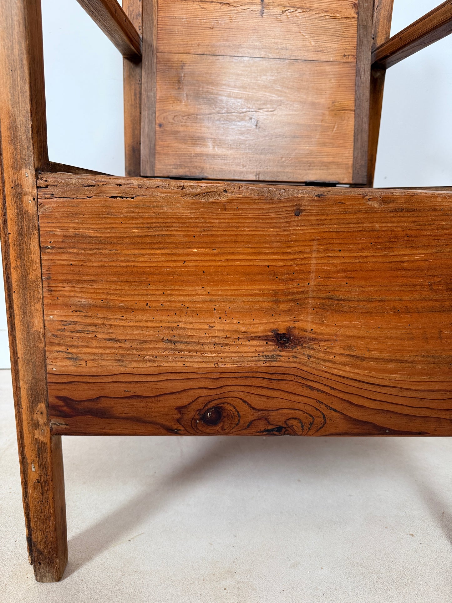 Chaise d’aisance ancienne