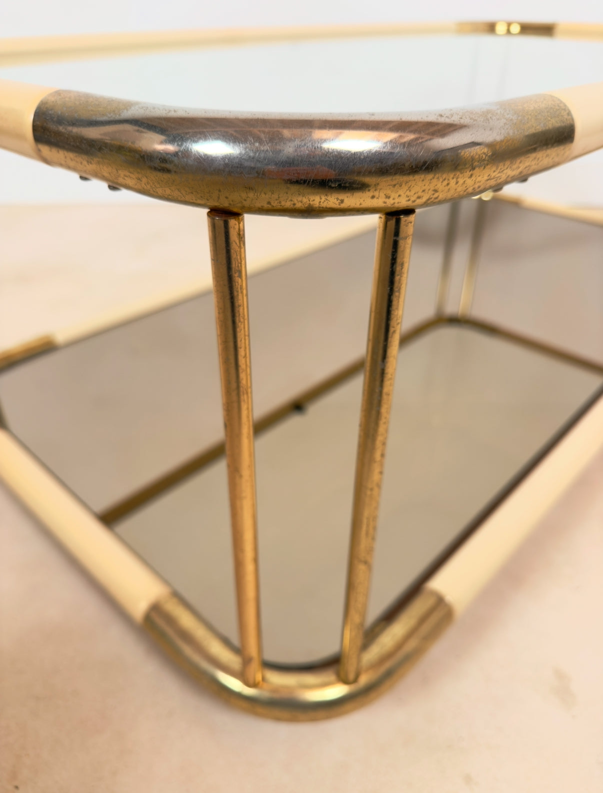 Table basse en métal laqué Hollywood Regency