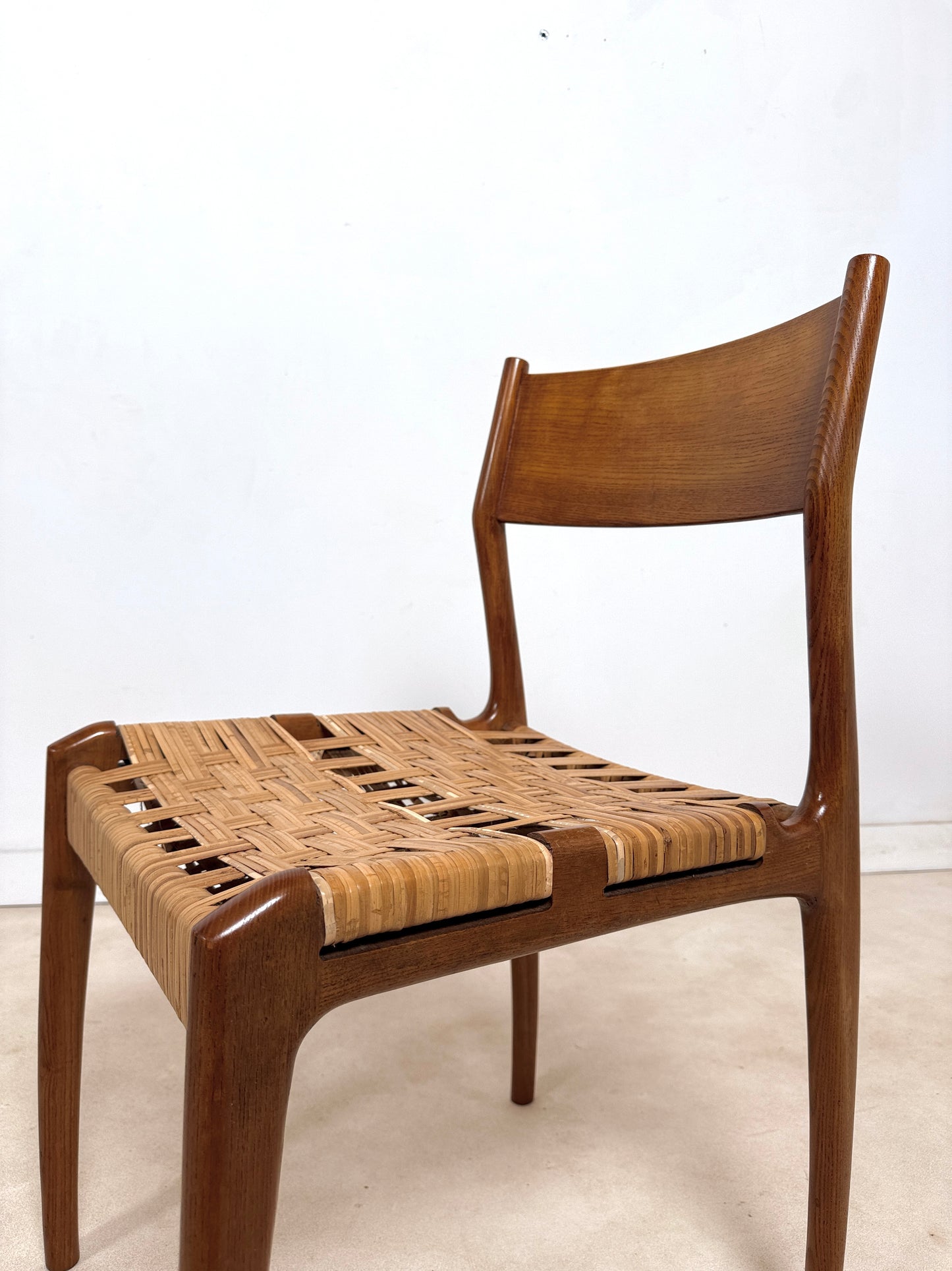 Ensemble de 6 chaises GESSEF modèle « Havana »