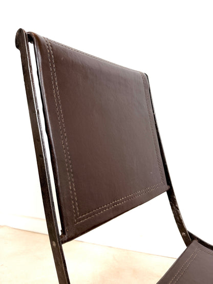 Chaise ancienne en fer forgé et cuir