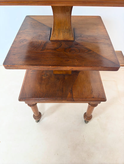 Table d’appoint anglaise sur roulettes