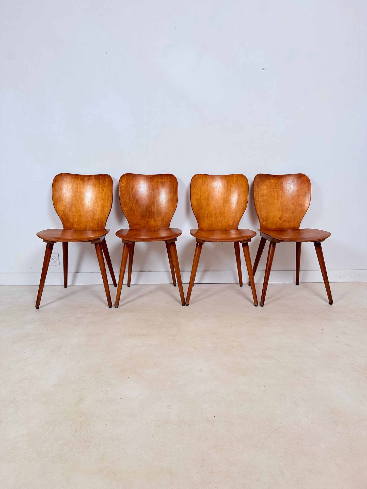 Ensemble de 4 chaises attribuées à Max Bill