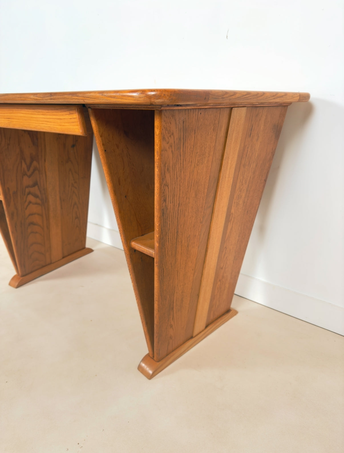Console aux accents art déco