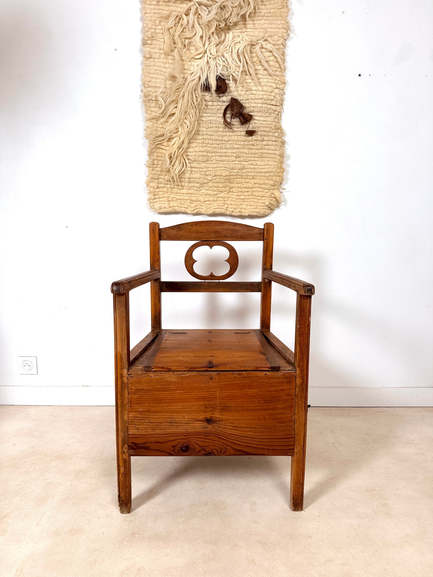 Chaise d’aisance ancienne