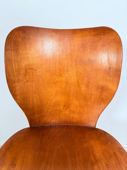 Ensemble de 4 chaises attribuées à Max Bill