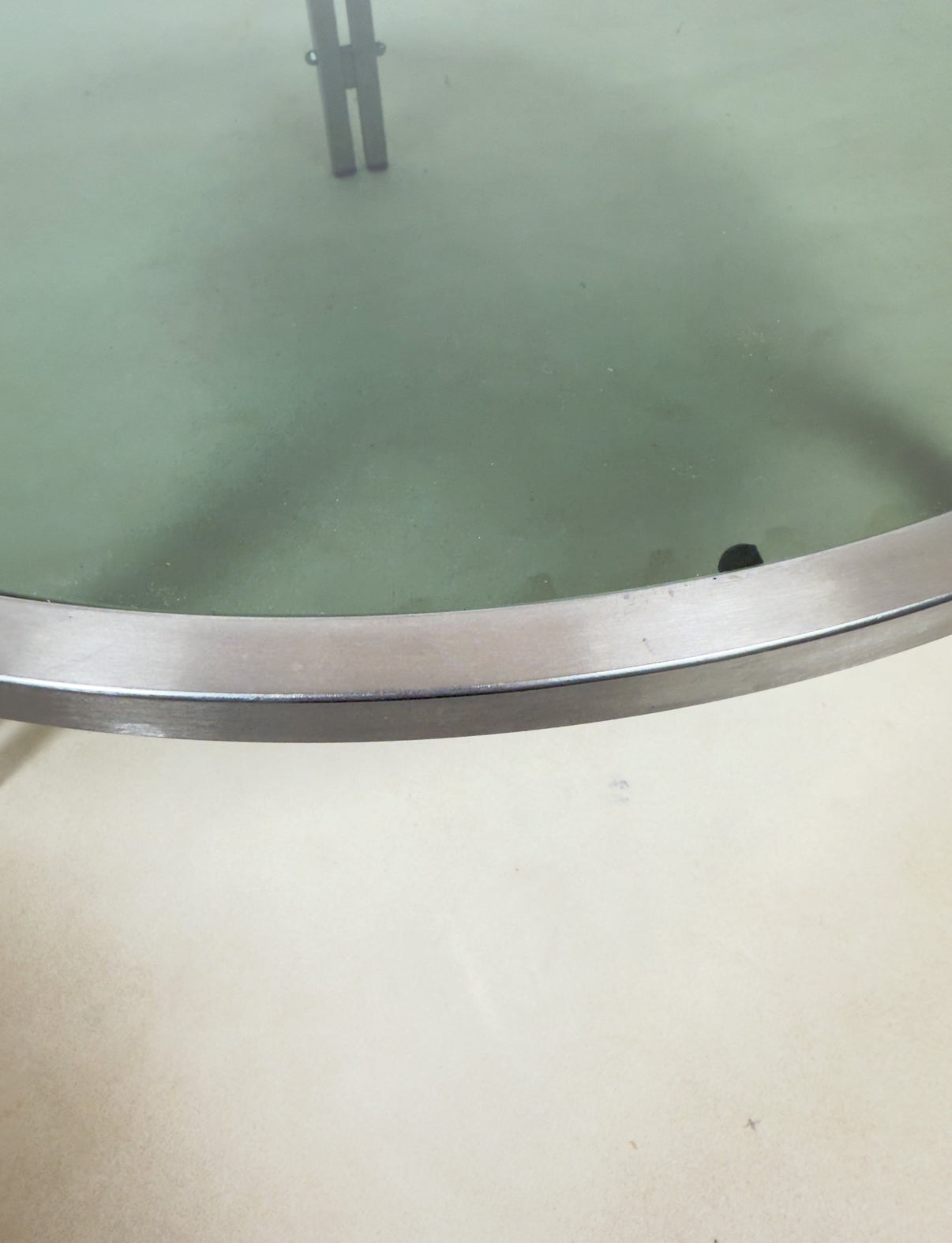 Table basse chromée