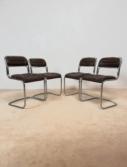 Ensemble de 4 chaises de l’ère Space âge