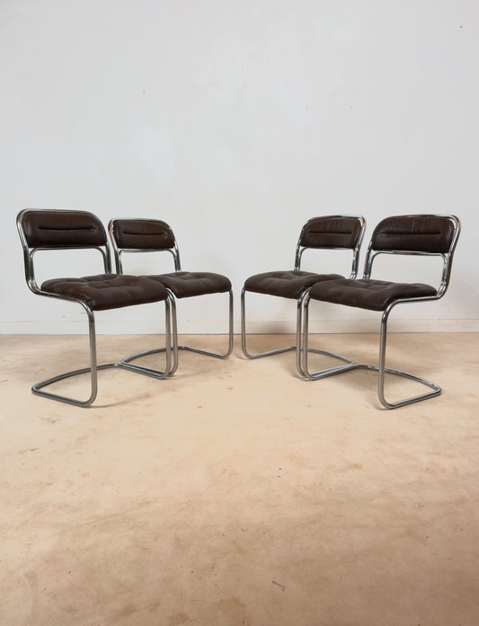 Ensemble de 4 chaises de l’ère Space âge