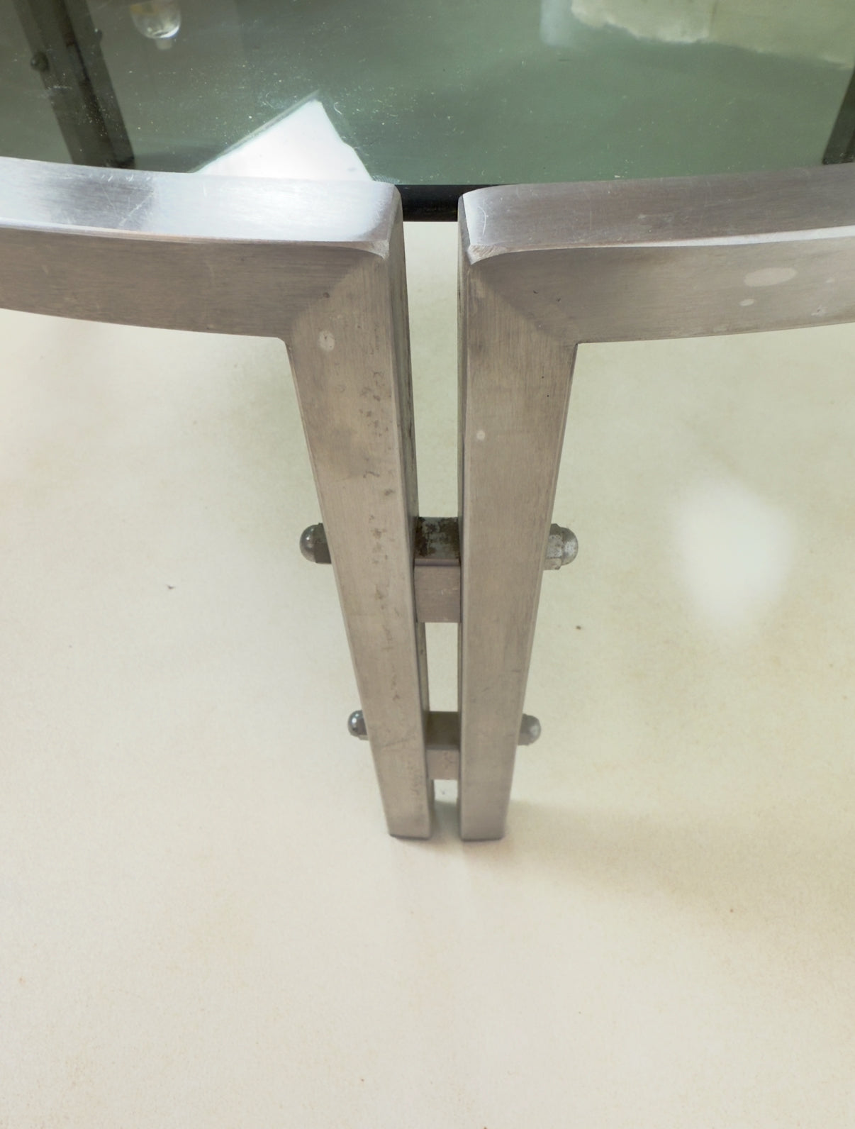 Table basse chromée