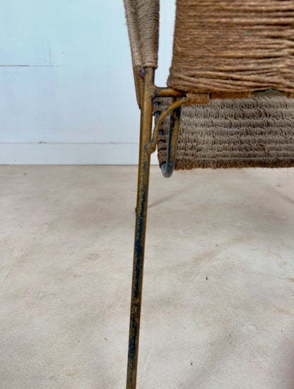 Fauteuil en métal et cordes