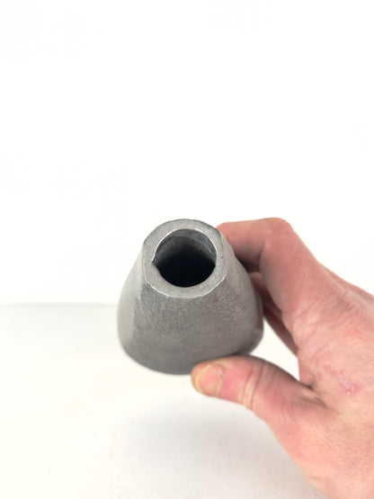 Petit vase en fonte d’aluminium