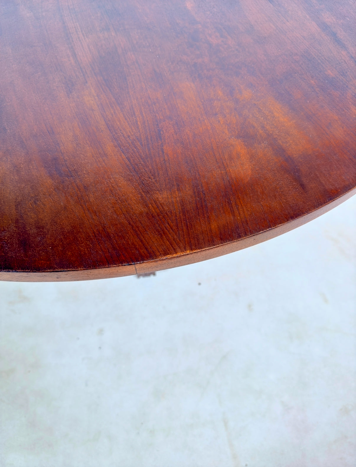 Table de salle à manger de style « Art déco »