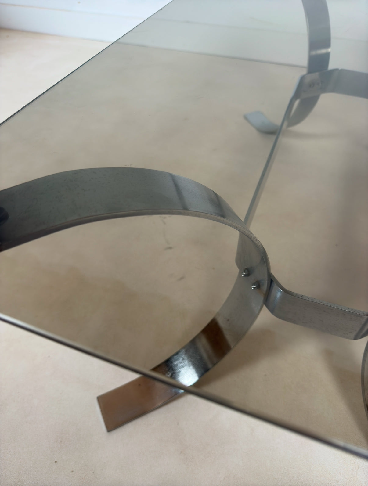 Table basse chromée