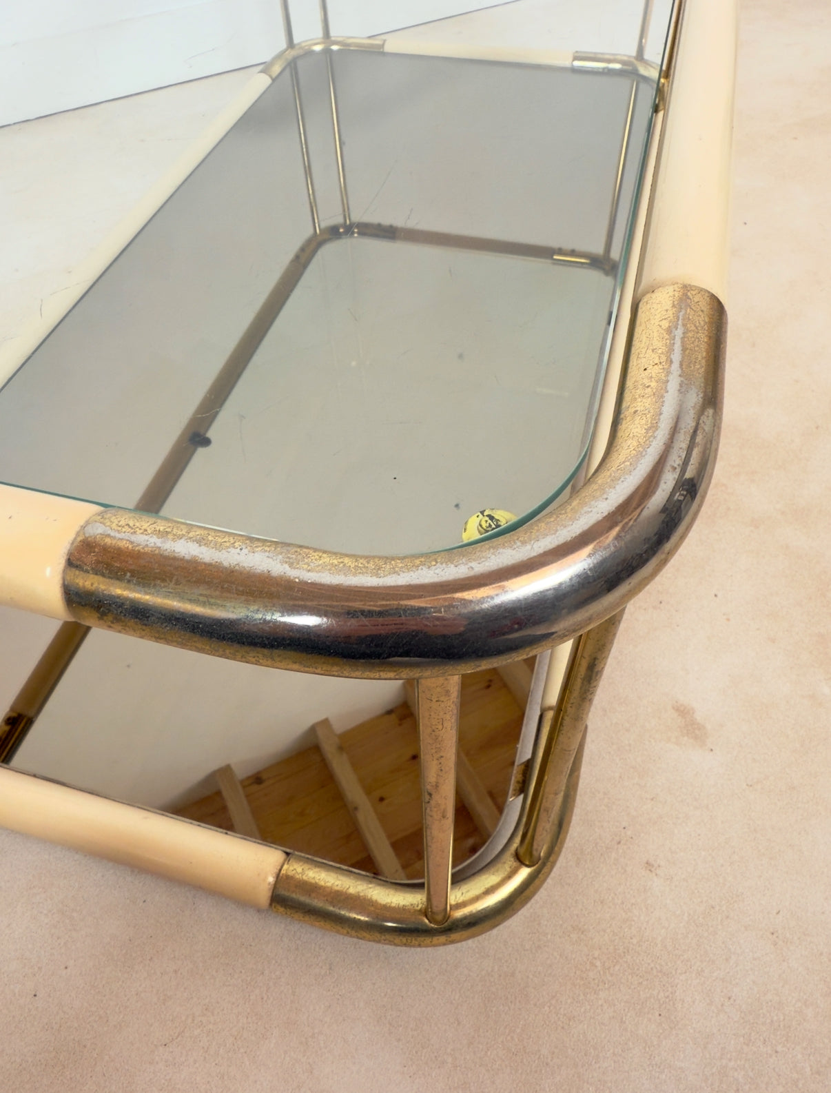 Table basse en métal laqué Hollywood Regency