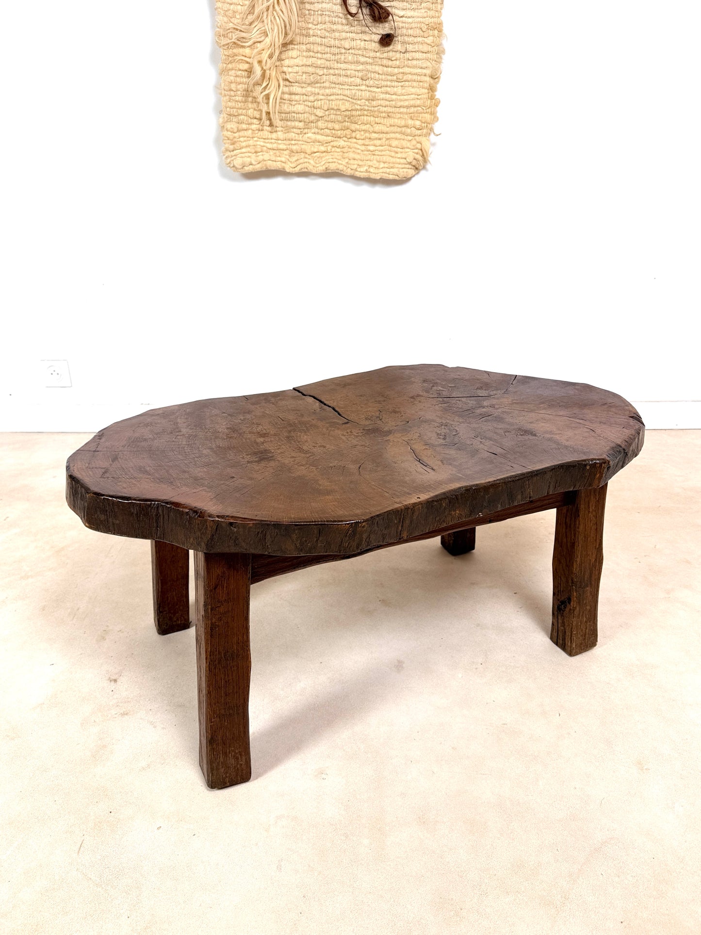 Table basse brutaliste