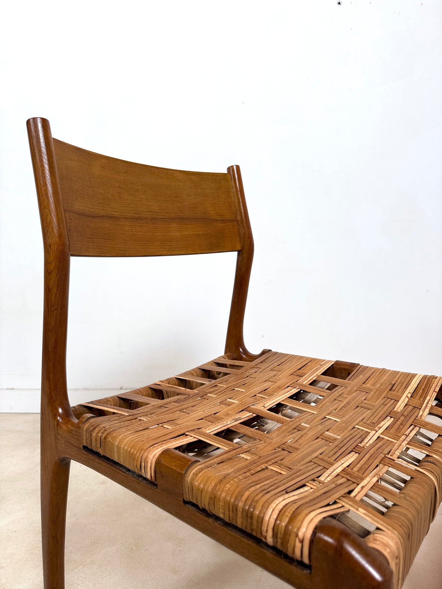 Ensemble de 6 chaises GESSEF modèle « Havana »