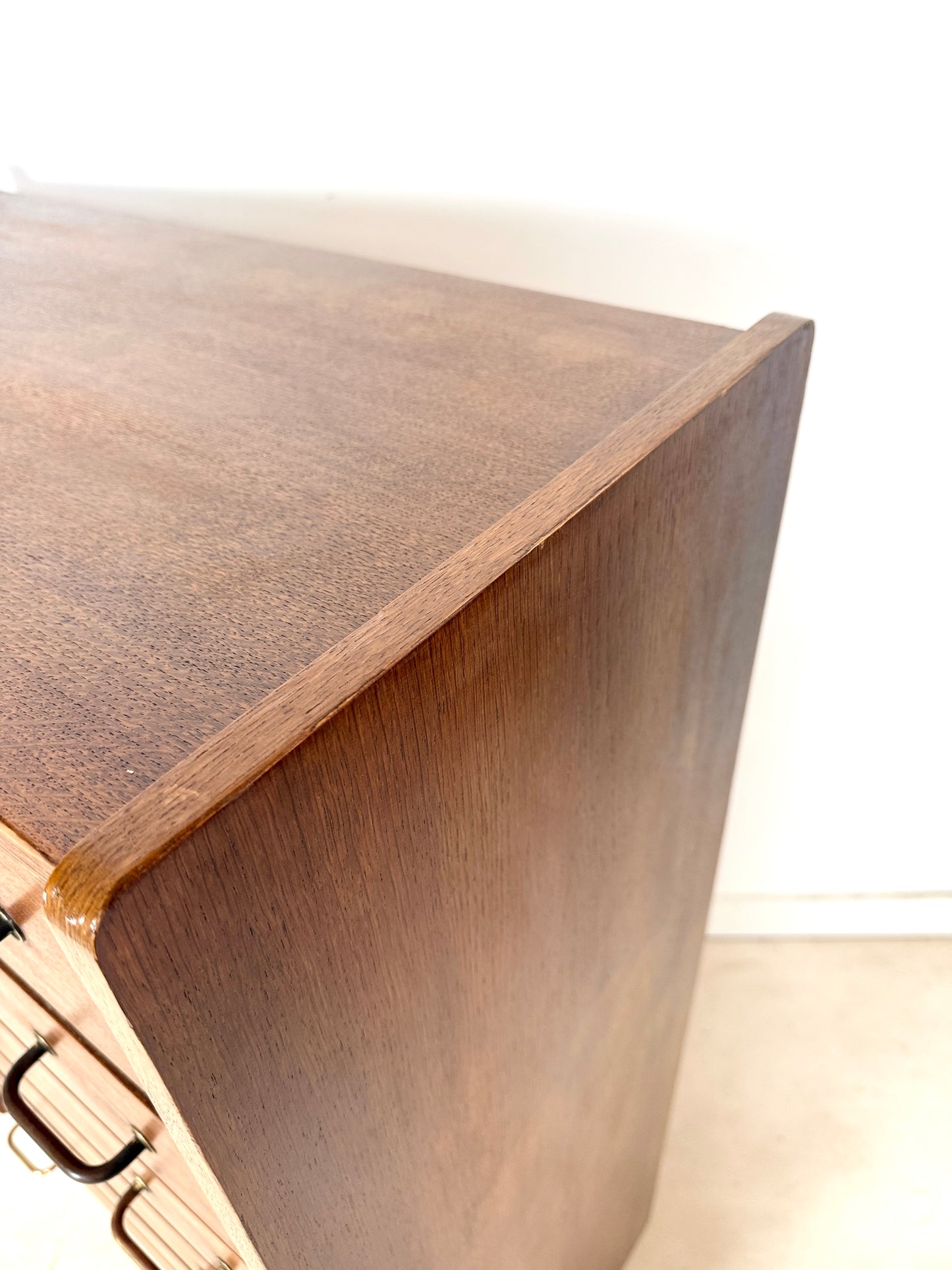 Commode vintage