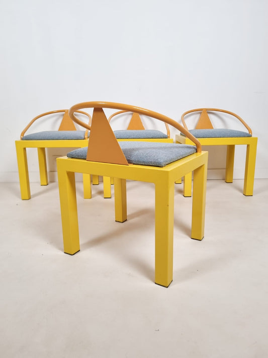 Chaise dans le goût de Memphis Milano