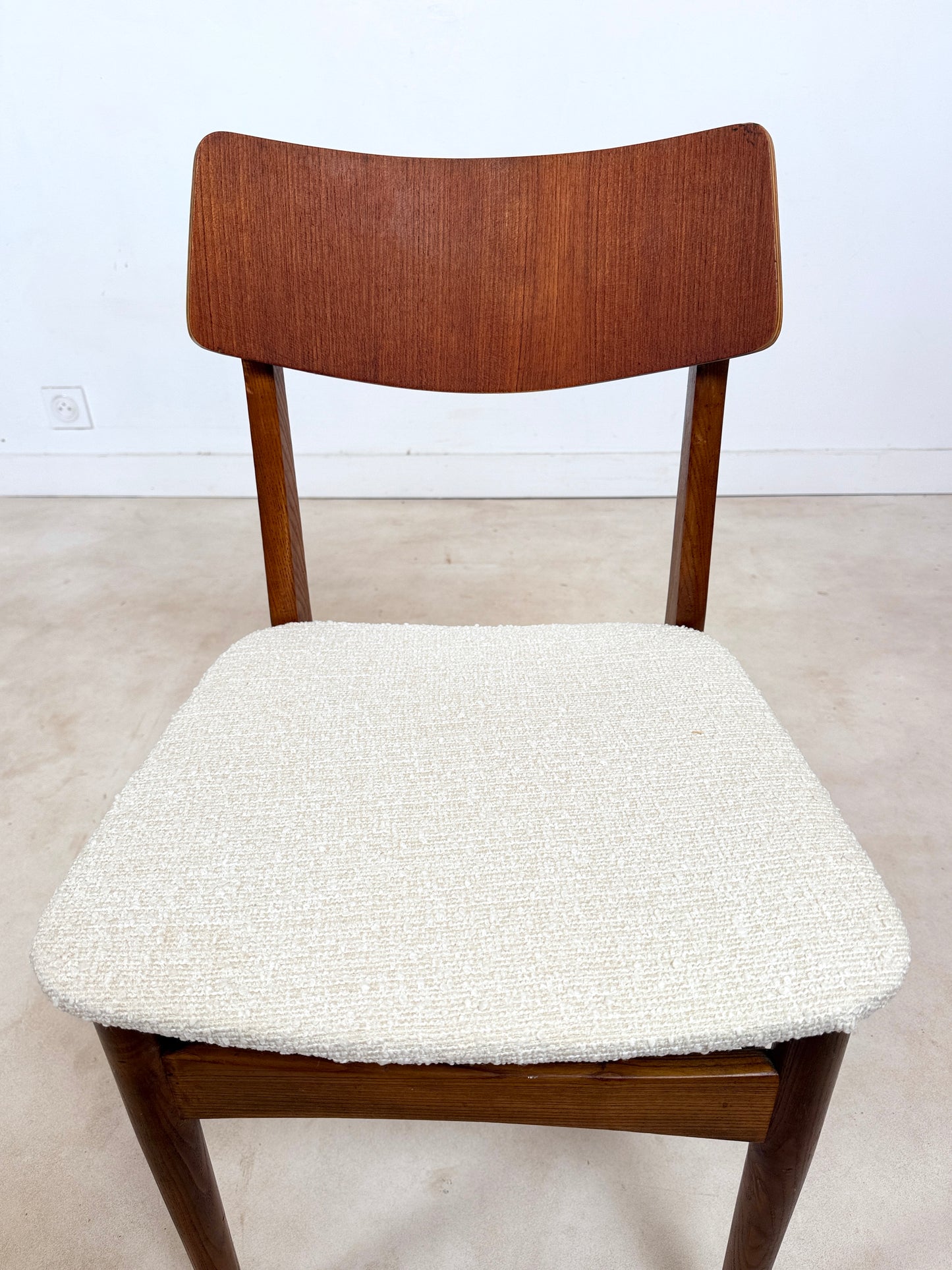 Ensemble de 4 chaises scandinaves en teck