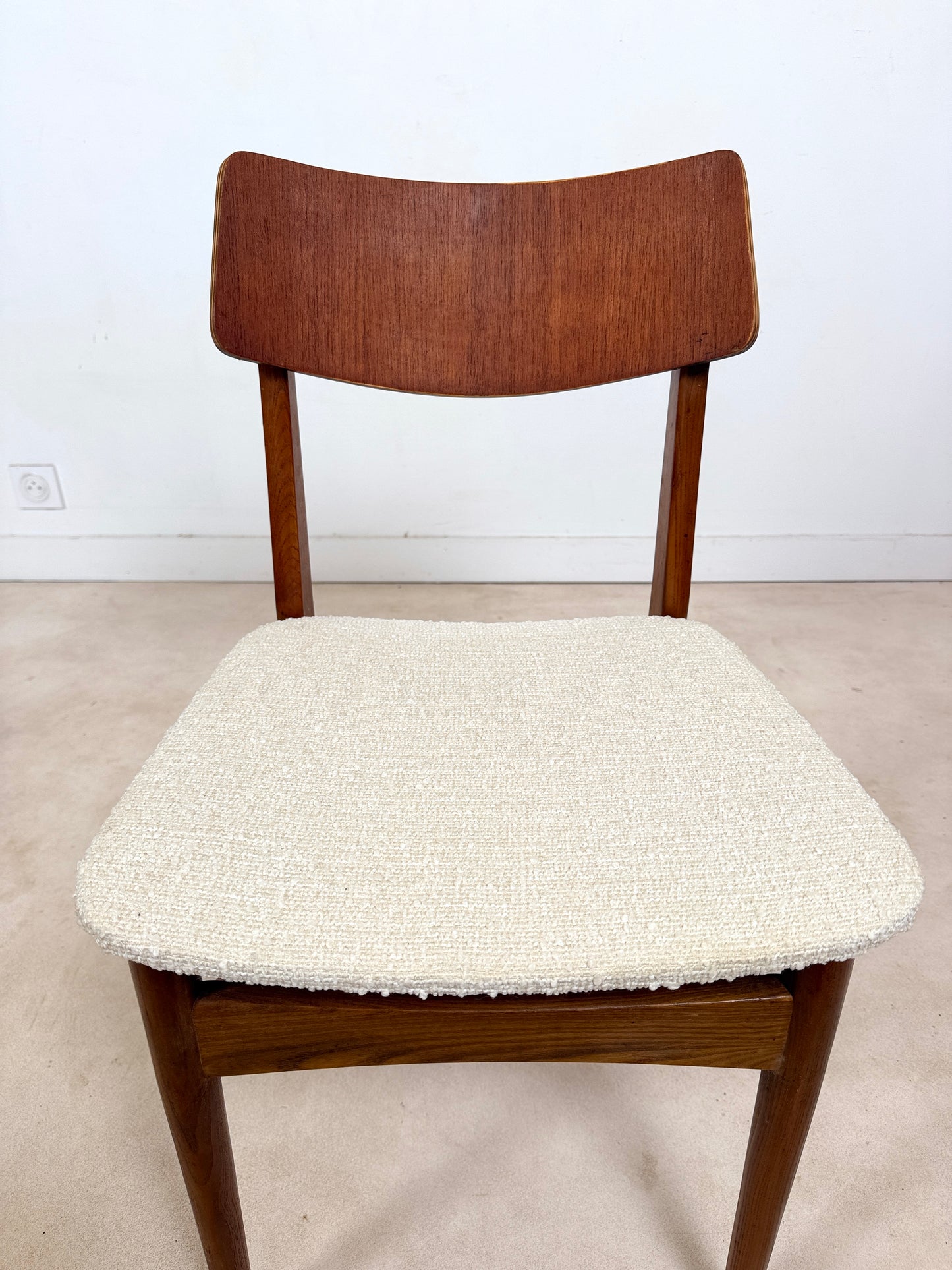 Ensemble de 4 chaises scandinaves en teck
