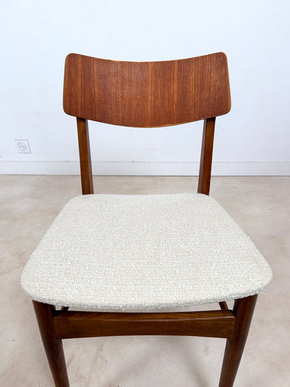 Ensemble de 4 chaises scandinaves en teck