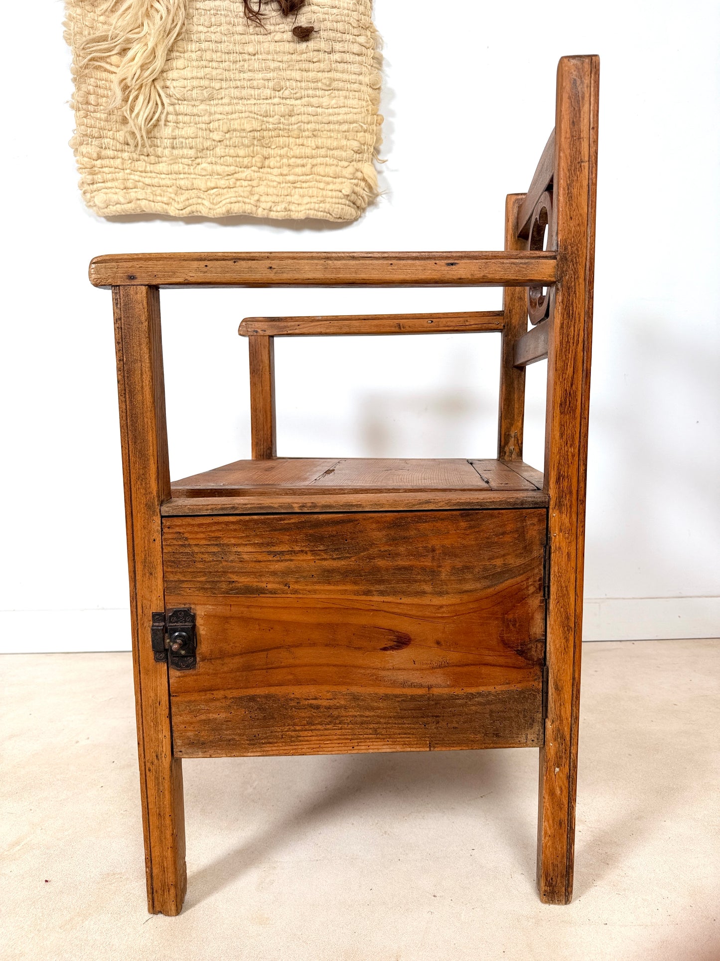 Chaise d’aisance ancienne