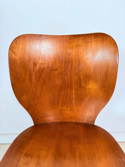 Ensemble de 4 chaises attribuées à Max Bill