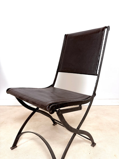 Chaise ancienne en fer forgé et cuir