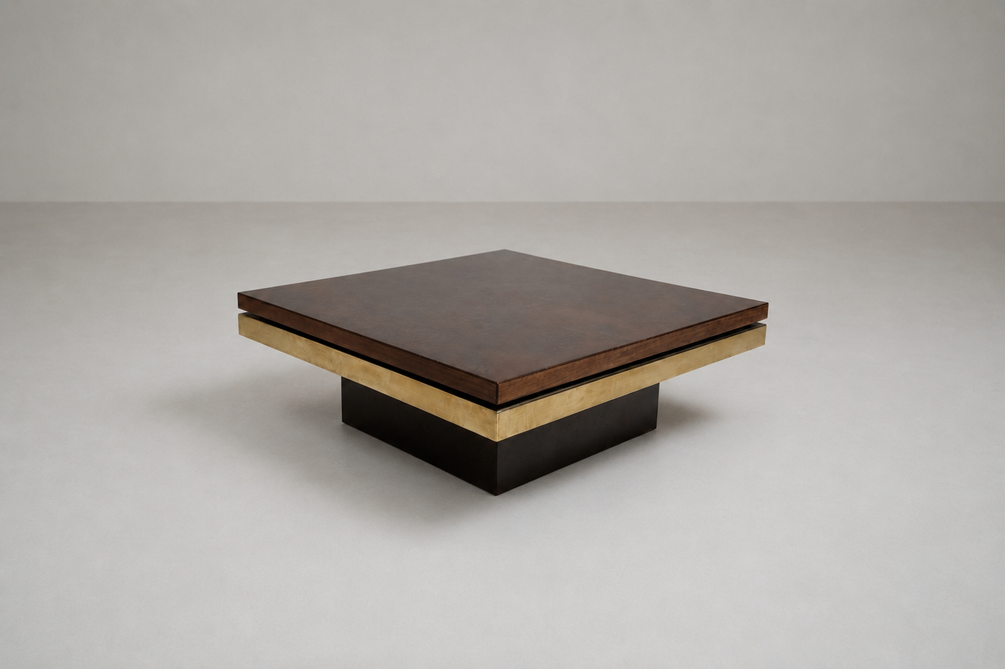 Table basse en loupe d’orme et laiton par Roche & Bobois