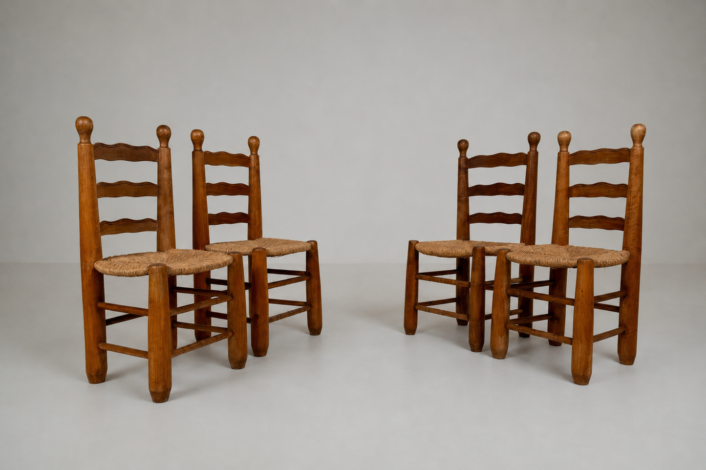 Ensemble de 4 chaises brutalistes