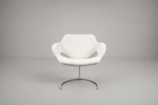 Chaise sphère par Boris Tabacoff
