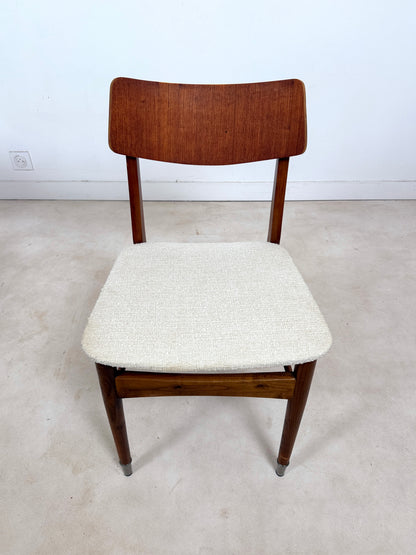 Ensemble de 4 chaises scandinaves en teck