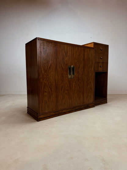 Buffet moderniste asymétrique des années 30
