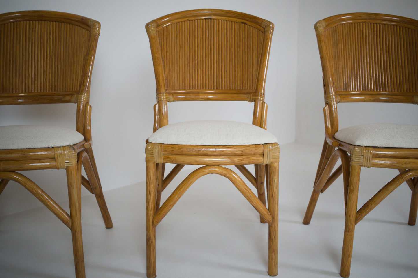 Ensemble table et 4 chaises vintage en rotin esprit Riviera
