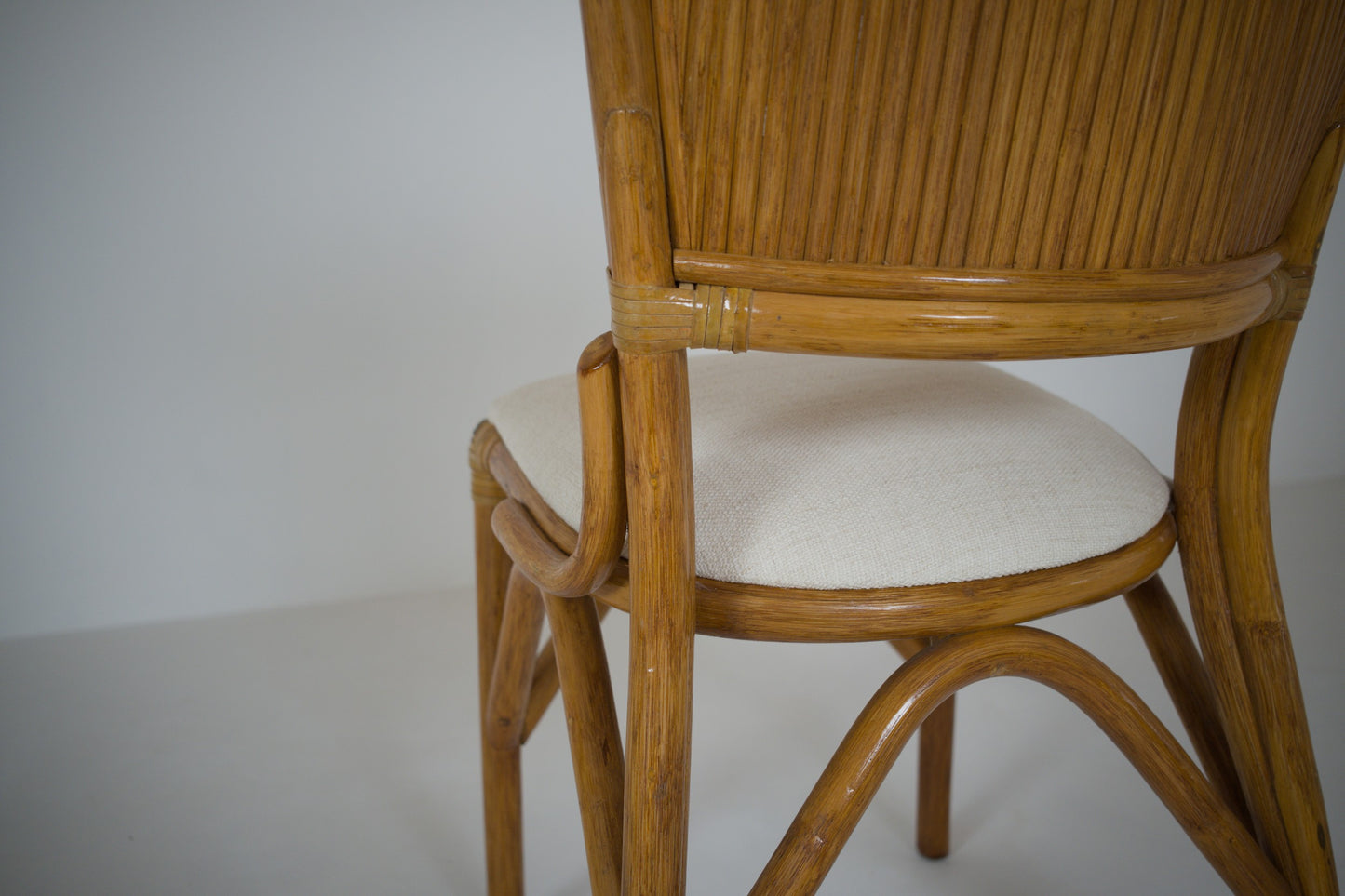 Ensemble table et 4 chaises vintage en rotin esprit Riviera