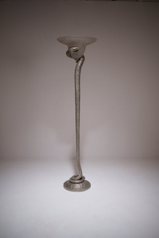 Lampadaire serpent en bronze argenté, inspiré du modèle « La Tentation » d'Edgar Brandt