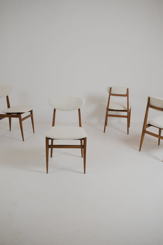 Suite de 4 chaises scandinaves restaurées – années 1960