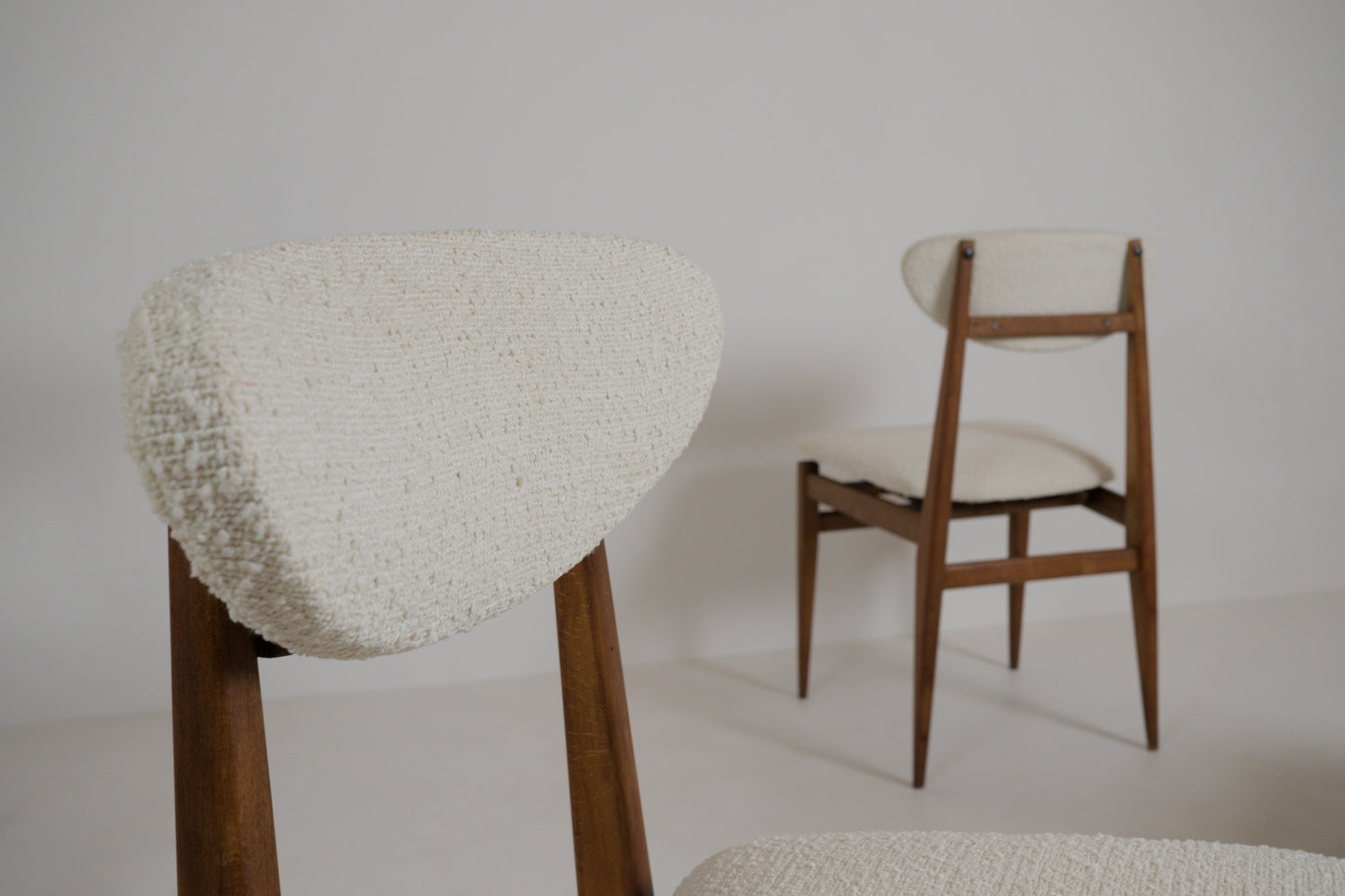 Suite de 4 chaises scandinaves