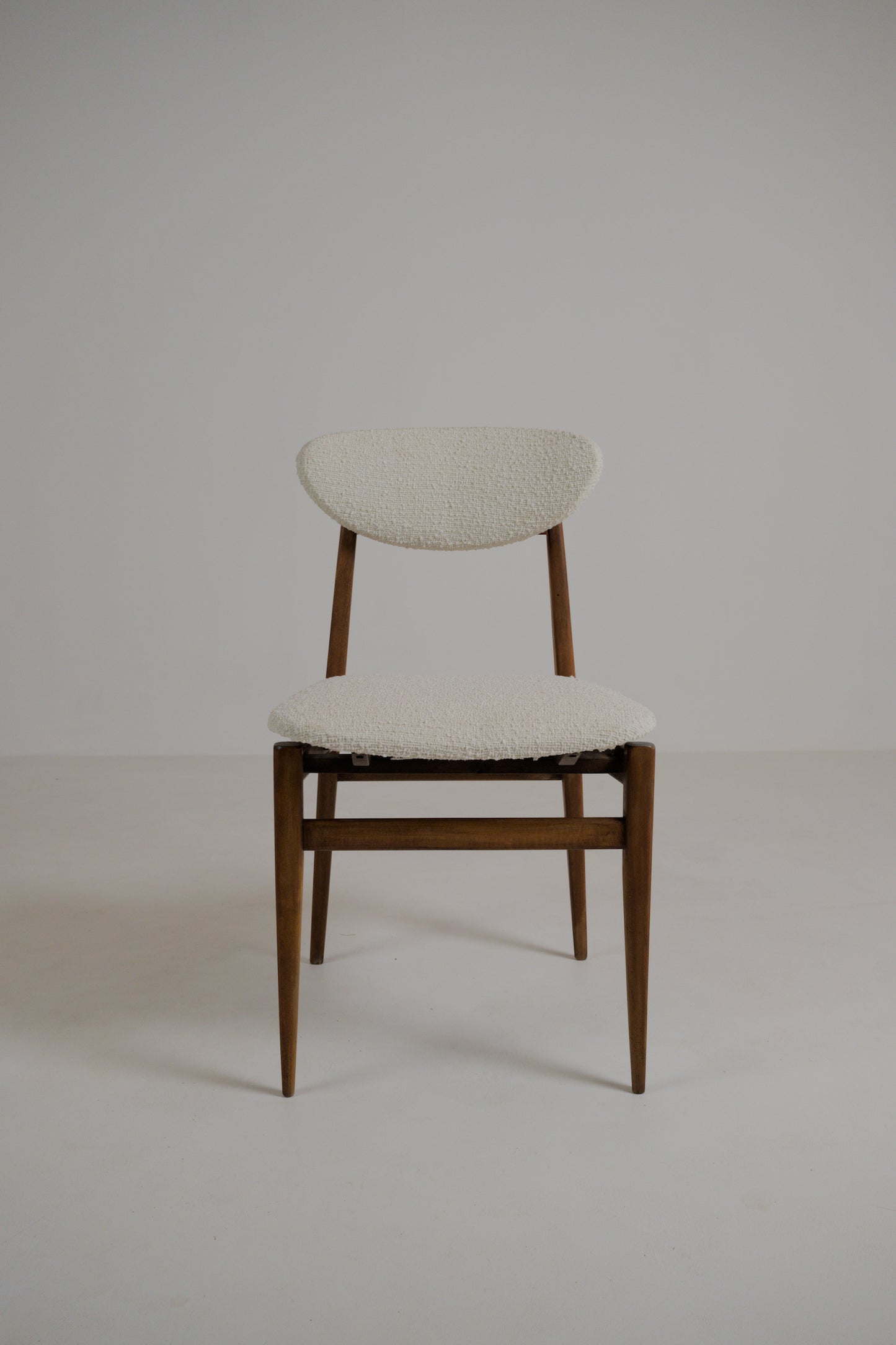 Suite de 4 chaises scandinaves