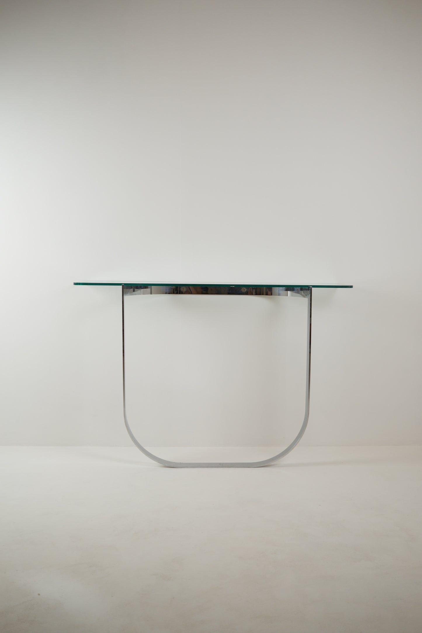 Console moderniste en métal chromé et verre des années 1970
