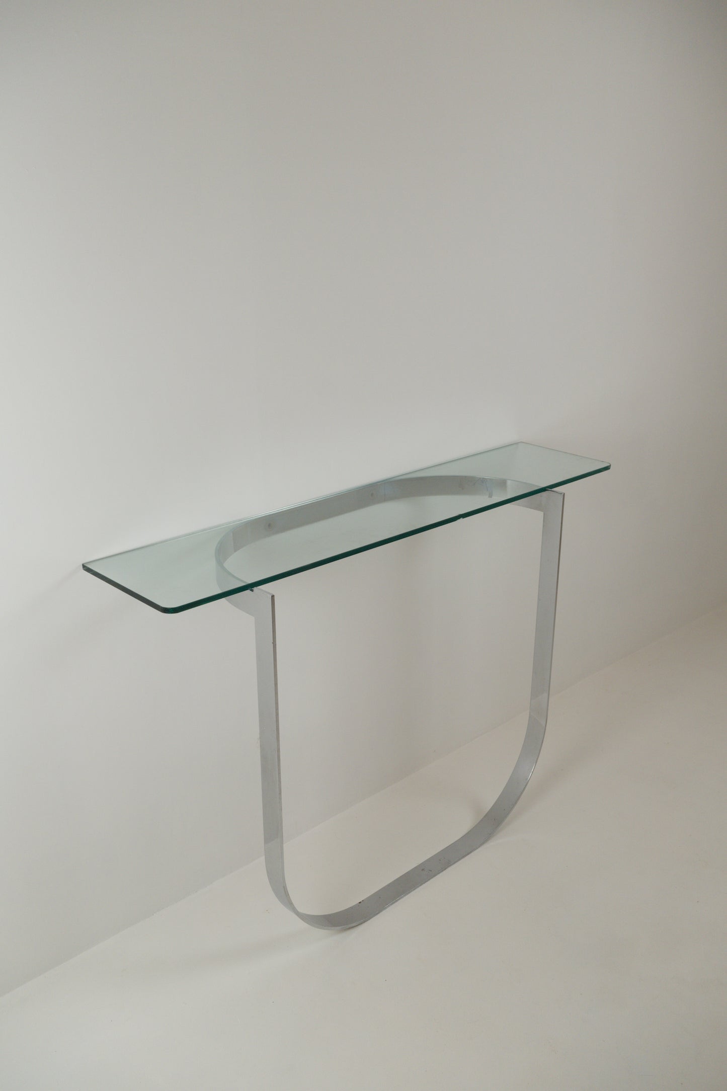 Console moderniste en métal chromé et verre des années 1970