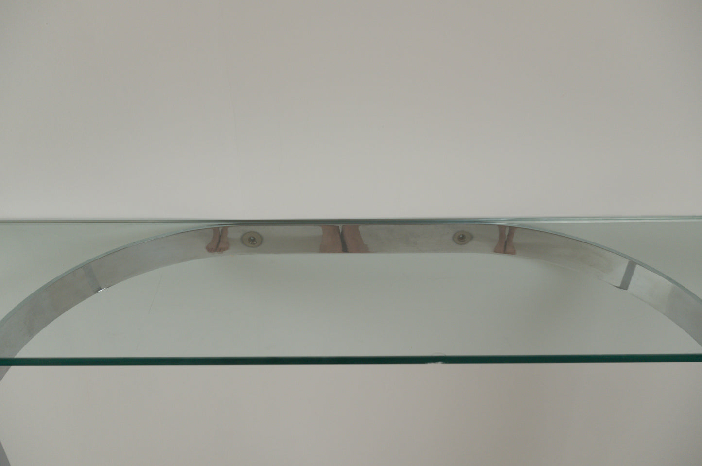 Console moderniste en métal chromé et verre des années 1970
