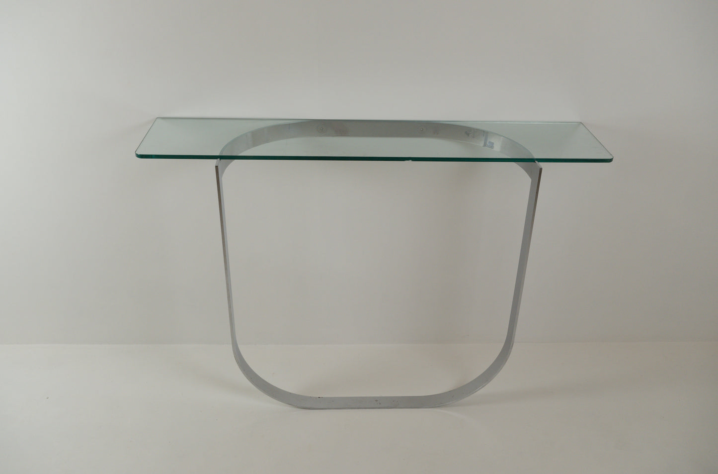Console moderniste en métal chromé et verre des années 1970